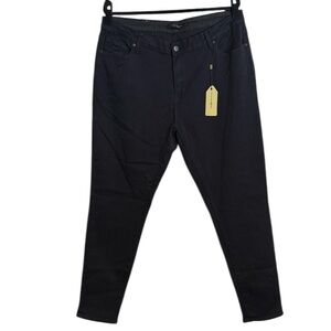 Max Jeans by Max Studio Black Skinny Jeans NWT